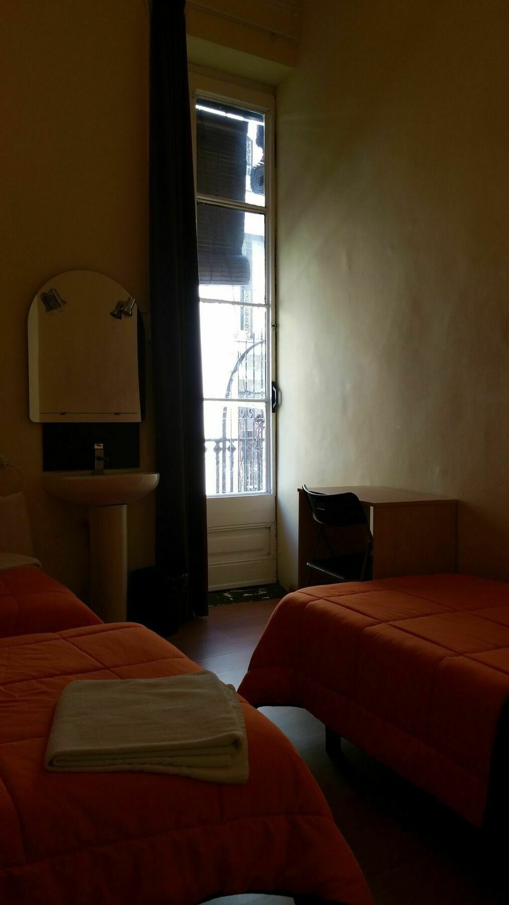 Hostal Mimi Las Ramblas Barcelona Exterior foto