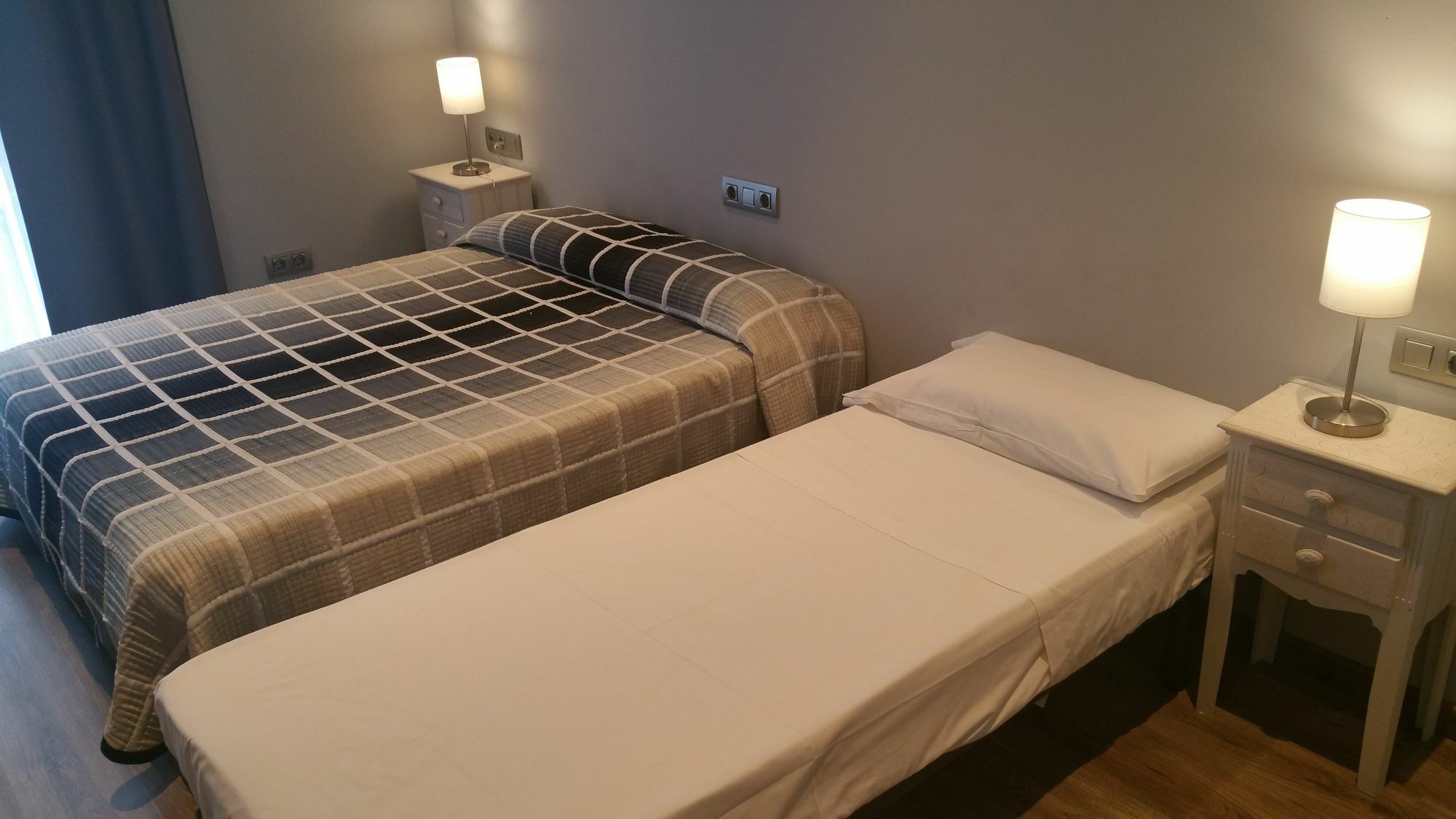 Hostal Mimi Las Ramblas Barcelona Exterior foto