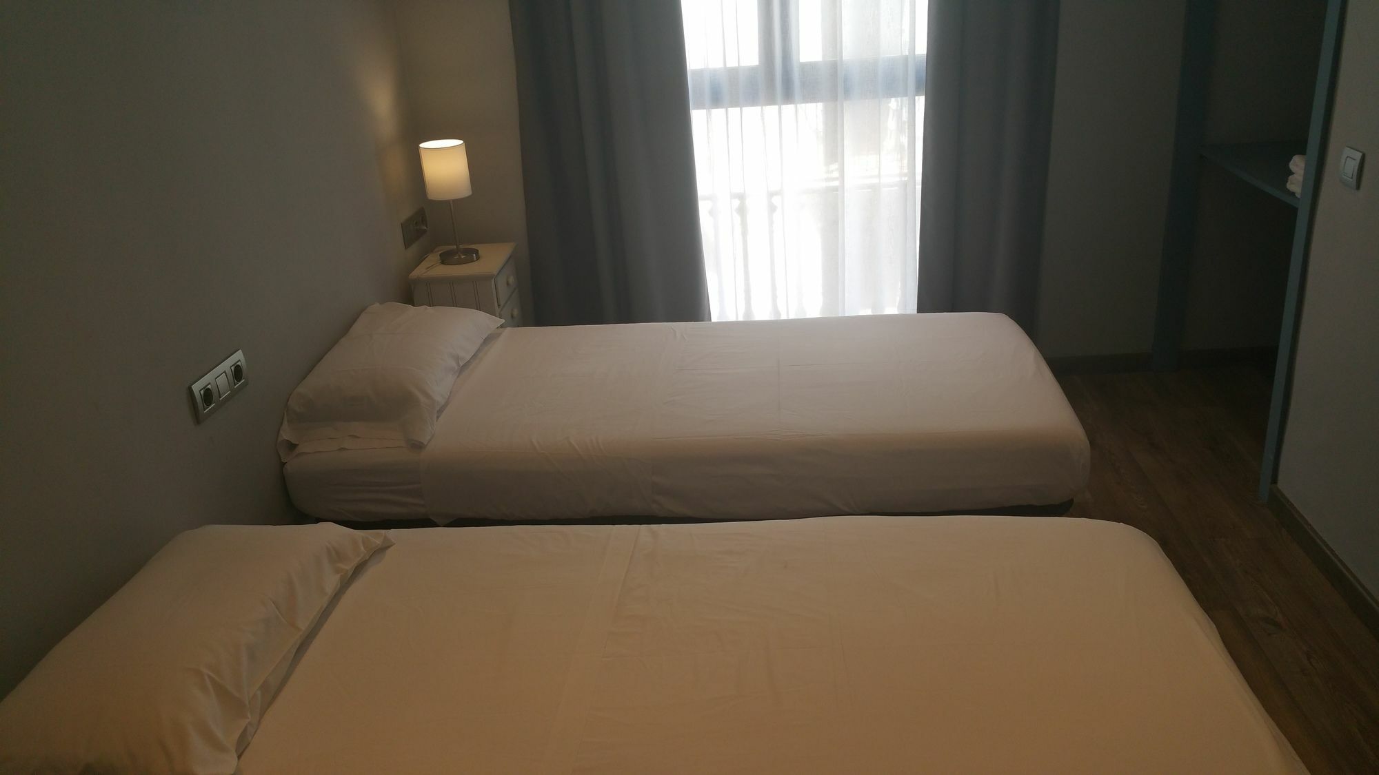 Hostal Mimi Las Ramblas Barcelona Exterior foto