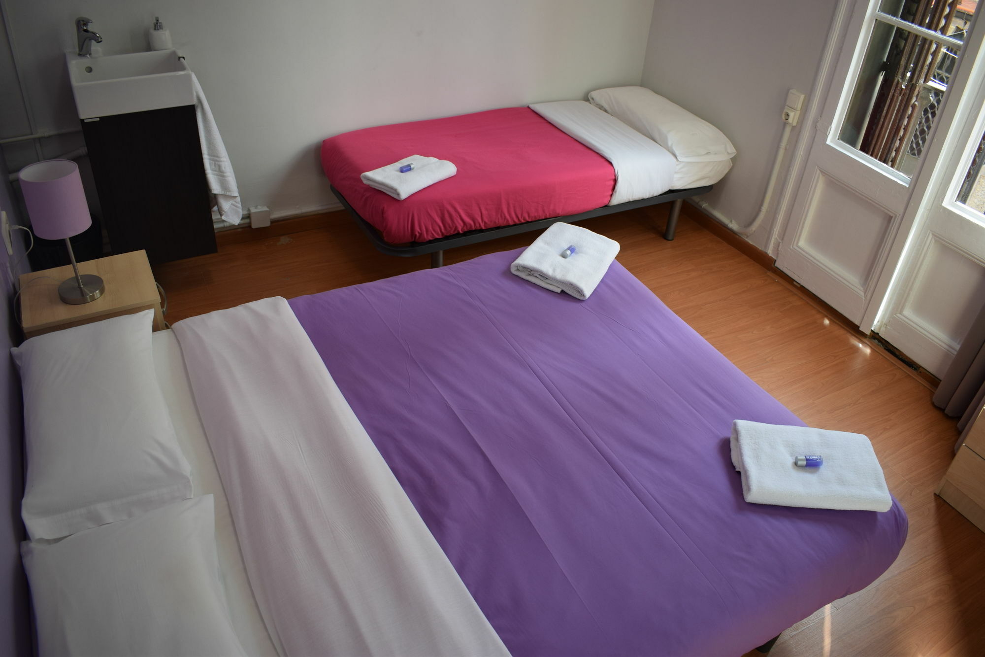 Hostal Mimi Las Ramblas Barcelona Exterior foto